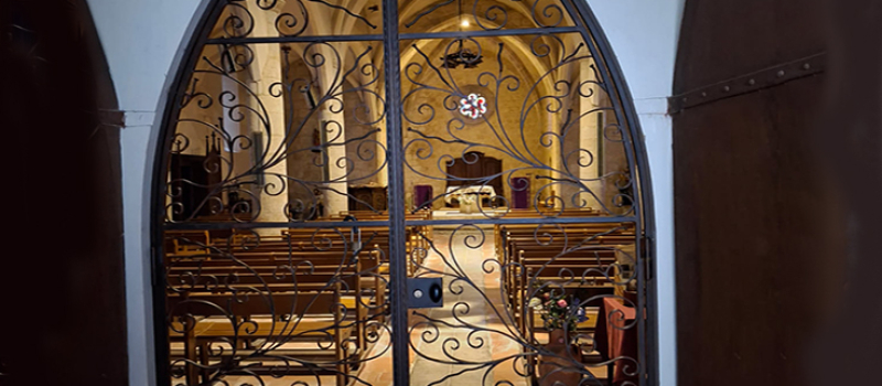 une grille d'art pour l’église Saint-Pierre