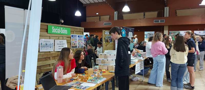 744 élèves de 3e préparent leur avenir au forum des formations