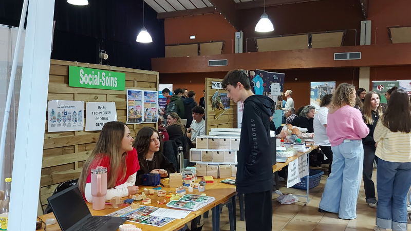 744 élèves de 3e préparent leur avenir au forum des formations