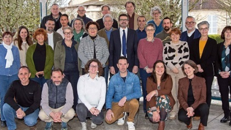La liste UNIS POUR LECTOURE annonce une réunion publique.