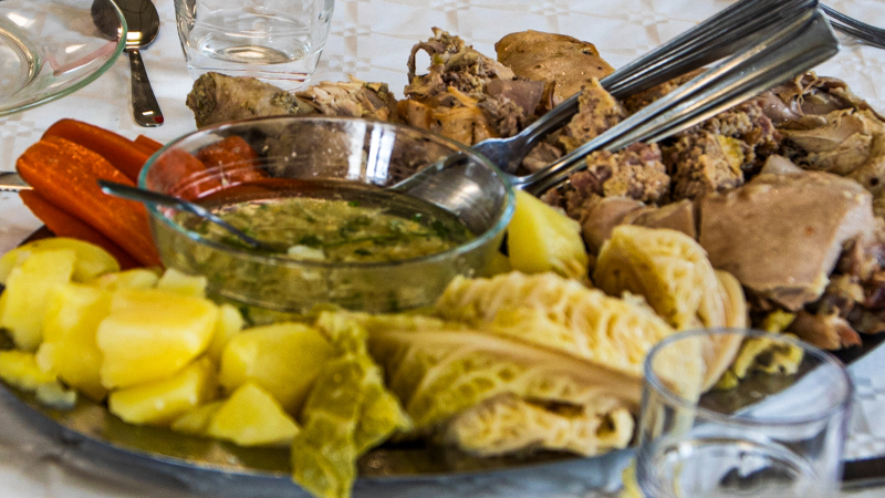 Bouzon-Gellenave: un repas de village