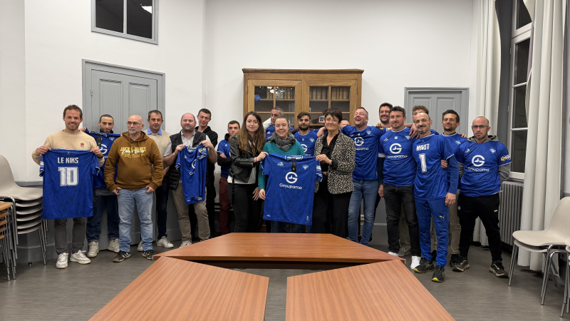 Un nouveau jeu de maillots pour le Football Club risclois
