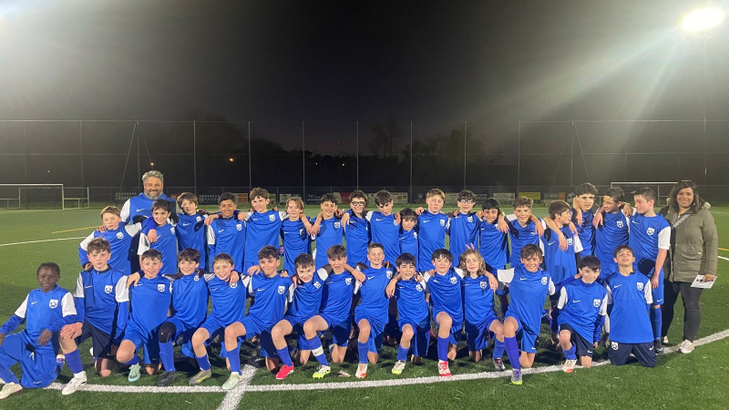 F.C.L : les jeunes joueurs et joueuses ont des nouveaux maillots d’entraînement