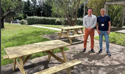 Le Centre hospitalier d'Auch reçoit un don de tabes pique-nique