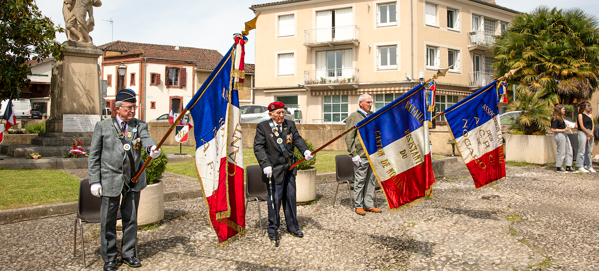 Les porte-drapeaux