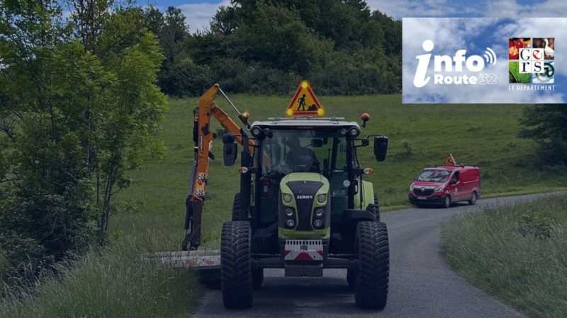 Fauchage sur les routes départementales