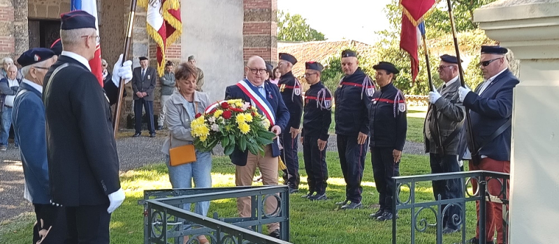 Le 8 mai à Larée