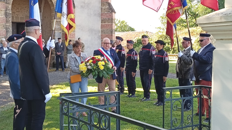 Le 8 mai à Larée