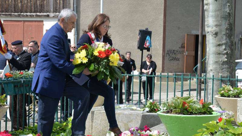 Les véhicules du Jeep Club d’Artagnan marquent la cérémonie du 8 mai