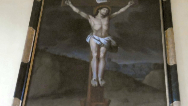 Après sa restauration , le tableau " la Crucifixion"  a retrouvé l'église d'Artiguedieu