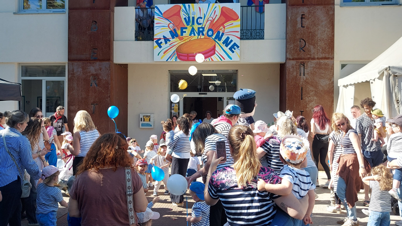 Les tout-petits ouvrent les festivités de Pentecôtavic