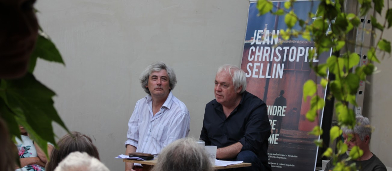 70 personnes pour mieux comprendre le fascisme.