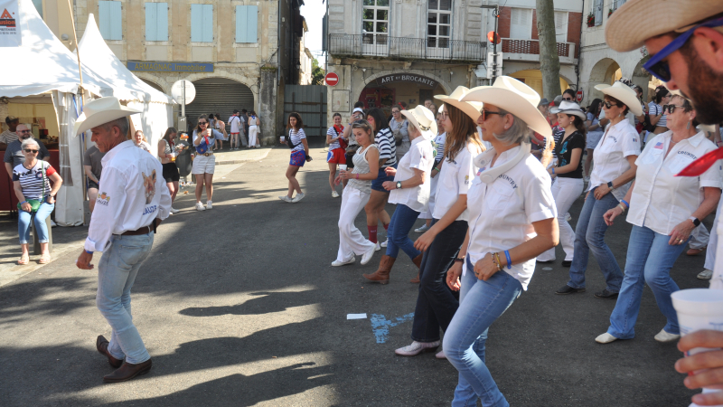 Pentecôtavic 2026  : de l'Andalousie au Far West, la danse à l'honneur sur la place du Kiosque !
