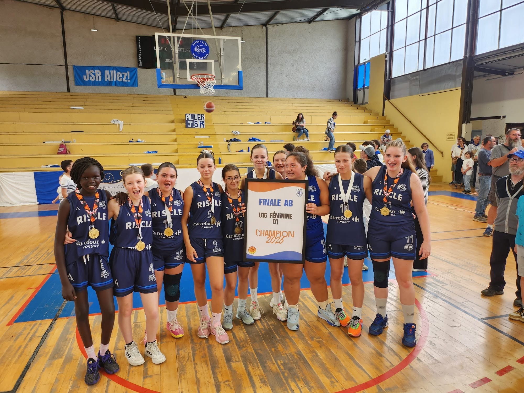 Les U15 de la JSRBF terminent la saison avec un titre de "championnes D1 Armagnac Adour"