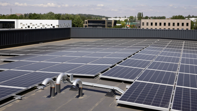 Panneaux photovoltaïques dans les collèges : le Département prend des mesures immédiates