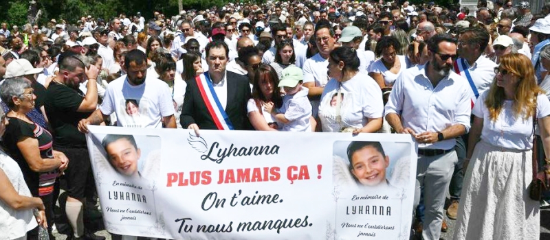 Lyhanna, une marche blanche avec environ 6 000 participants