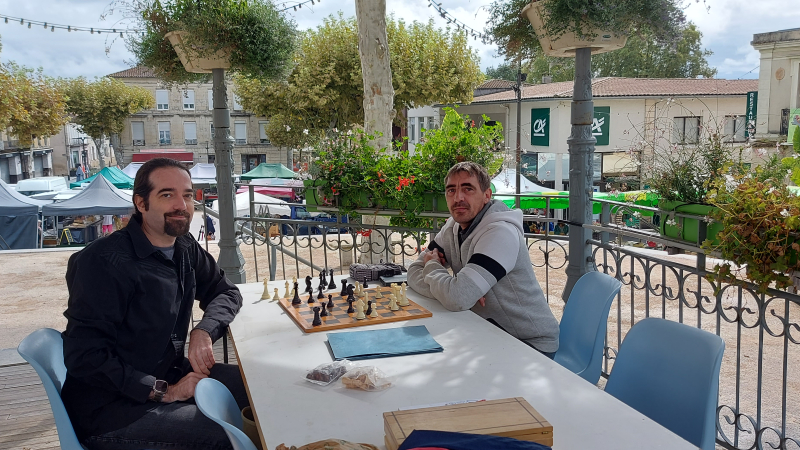 Retour des échecs sous le kiosque !