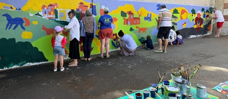 La fresque des liens de l’école de Monfort porte bien son nom