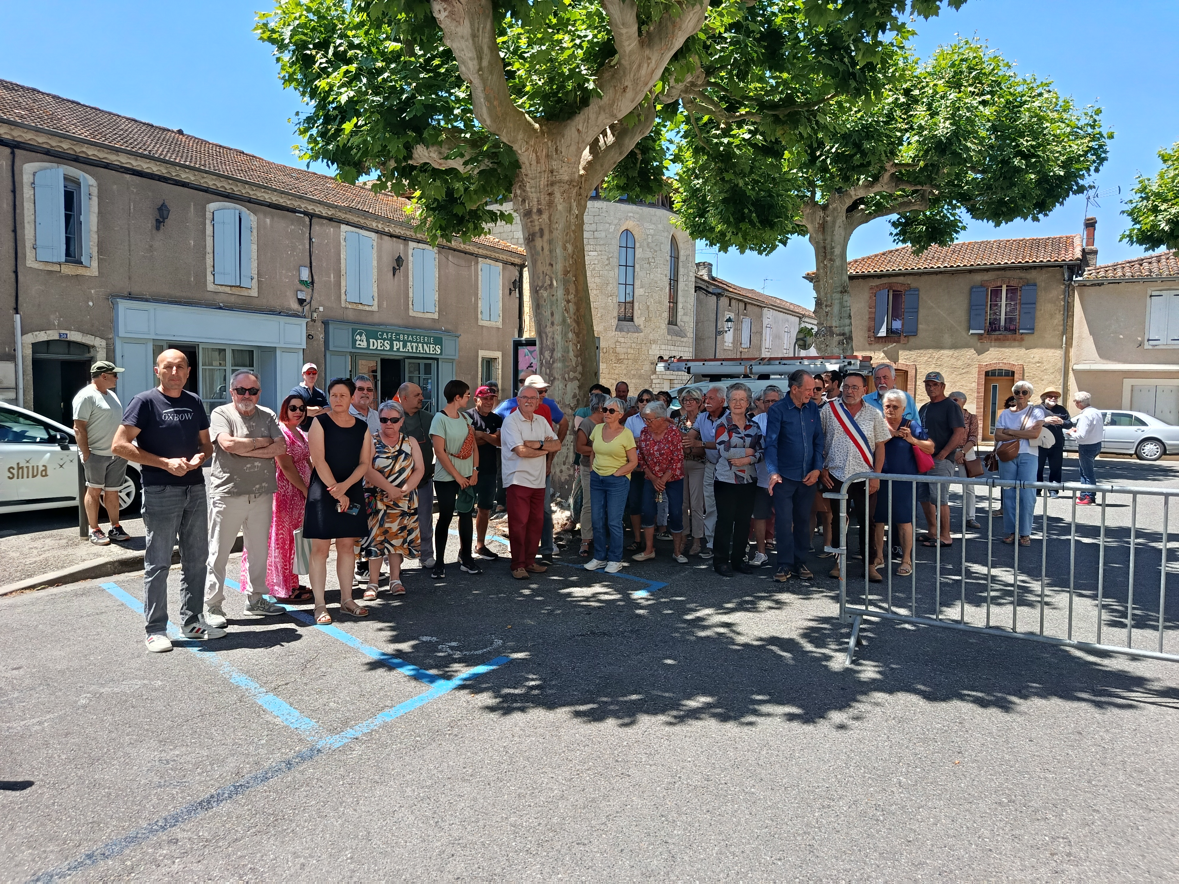 Une partie des présents
