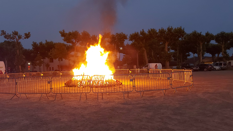 Feu de la Saint-Jean place Mahomme et au Barry