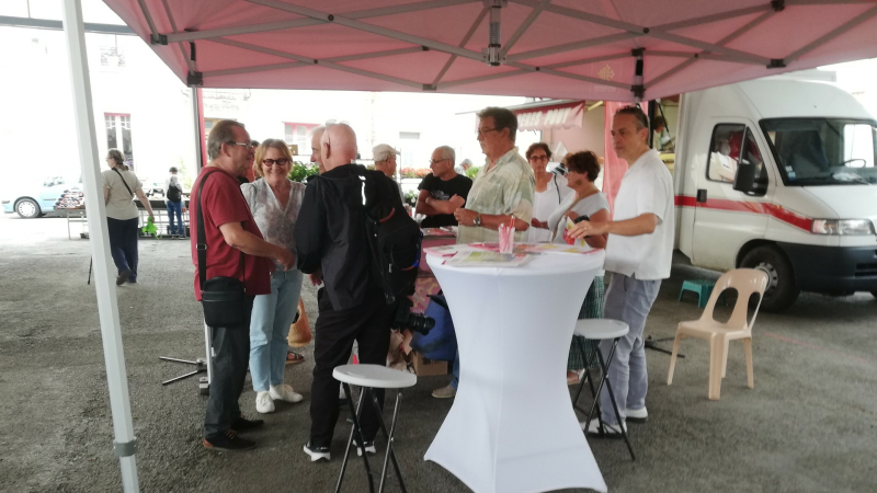 la Région Occitanie à la rencontre des habitants sur le marché