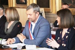 "Nécessité d'accélérer l'adaptation de la ville au changement climatique", confie Camille Bonne en séance du Conseil Municipal