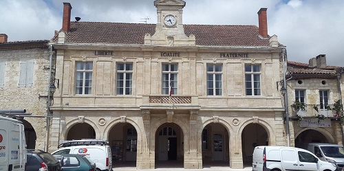 mairie de Mauvezin.jpg