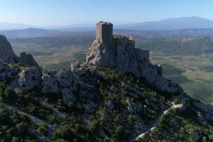 Vive controverse autour des châteaux cathares et rassemblement à Quéribus le 18 juillet à 11 h