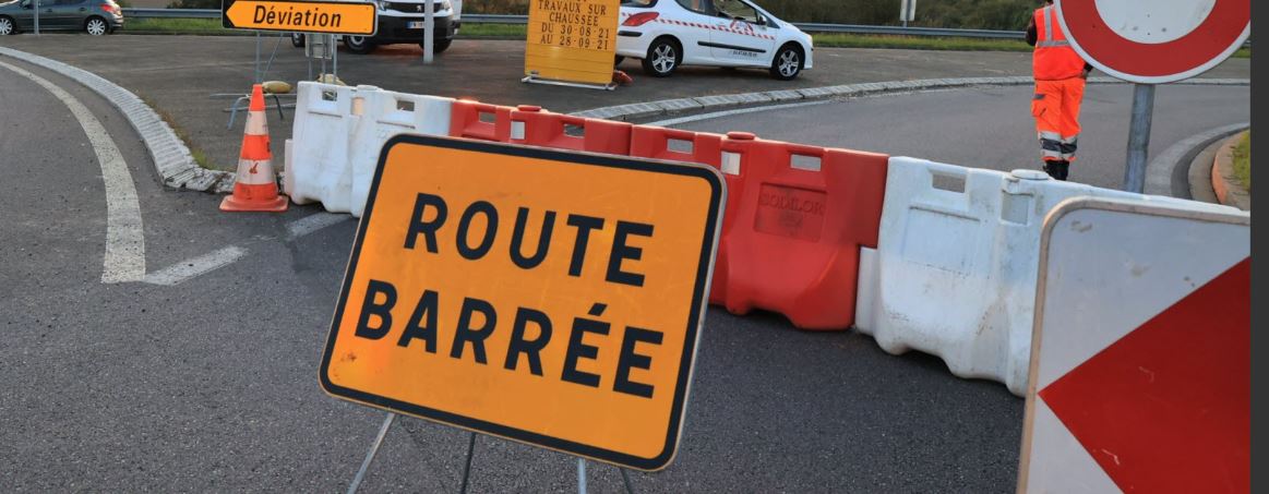 TRAVAUX ROUTIERS UNE.JPG