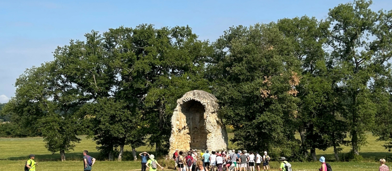Une randonnée entre patrimoine, nature et convivialité