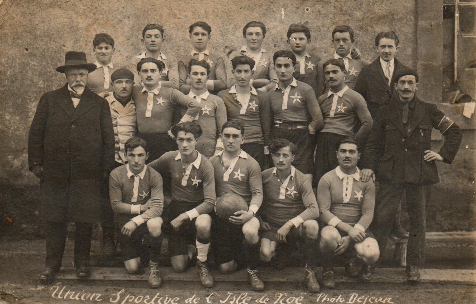 Etoile Sportive de l'Isle (1921).jpg