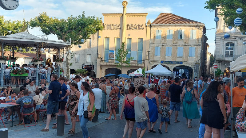 Vic-Fezensac met le cap sur les saveurs latines pour son deuxième marché de nuit