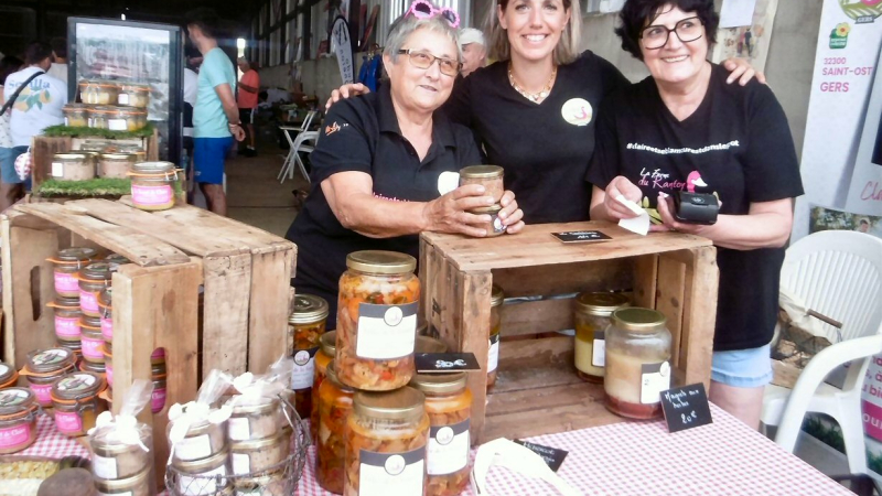Marché à la ferme   avec les anciens candidats de l'Amour est dans le Pré