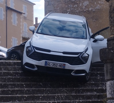 C'était il y a quelques jours derrière l'église..